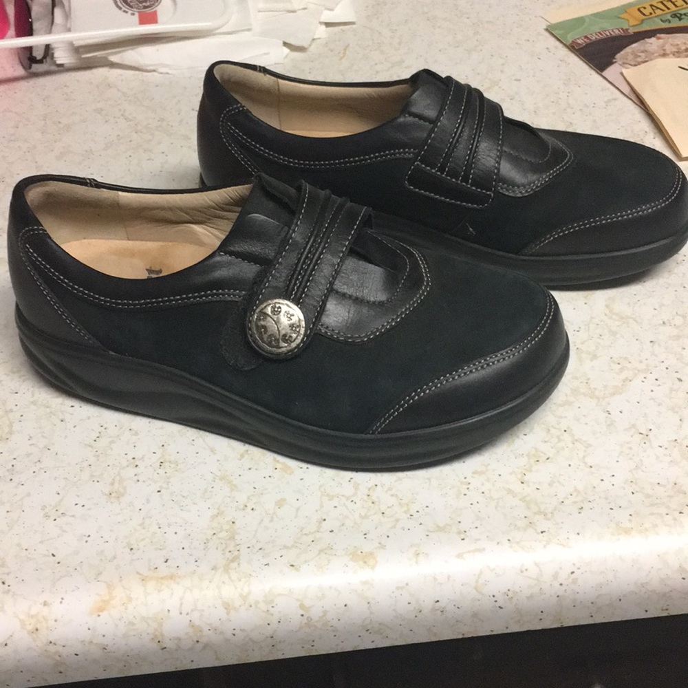Barely used Finn Comfort orthopedic walking shoes